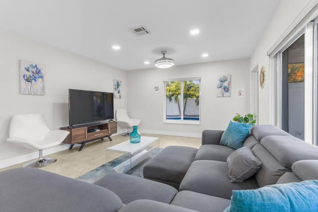 Apartment Renovated + 2mi From + Heated Pool +grill